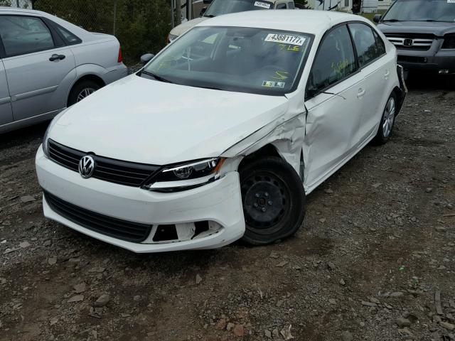 3VW2K7AJ5EM235790 - 2014 VOLKSWAGEN JETTA BASE WHITE photo 2