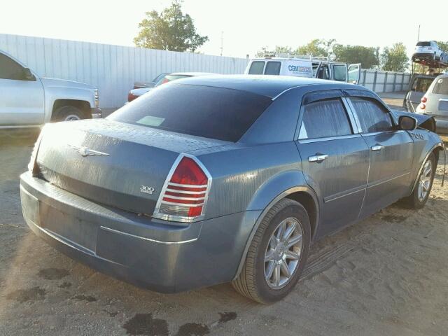 2C3JA53G35H530929 - 2005 CHRYSLER 300 TOURIN GRAY photo 4