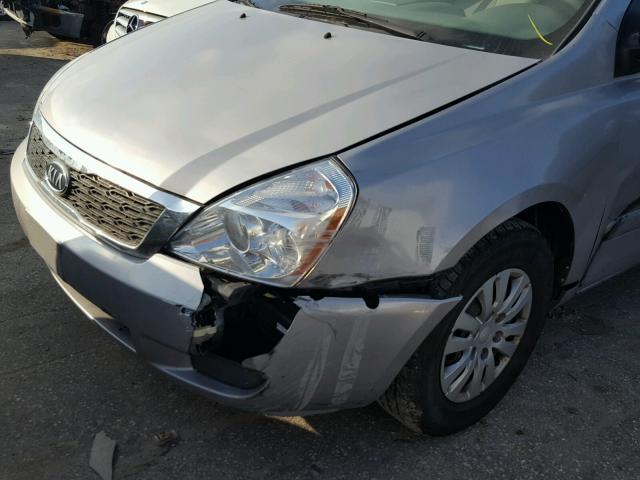 KNDMG4C74B6401130 - 2011 KIA SEDONA SILVER photo 9