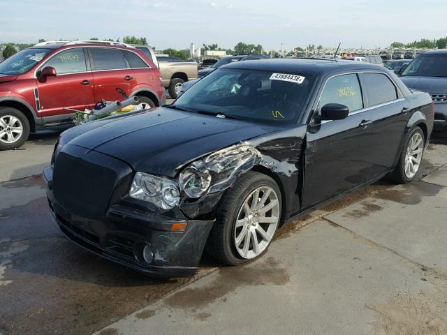 2C3LA73W08H149622 - 2008 CHRYSLER 300C SRT-8 BLACK photo 2