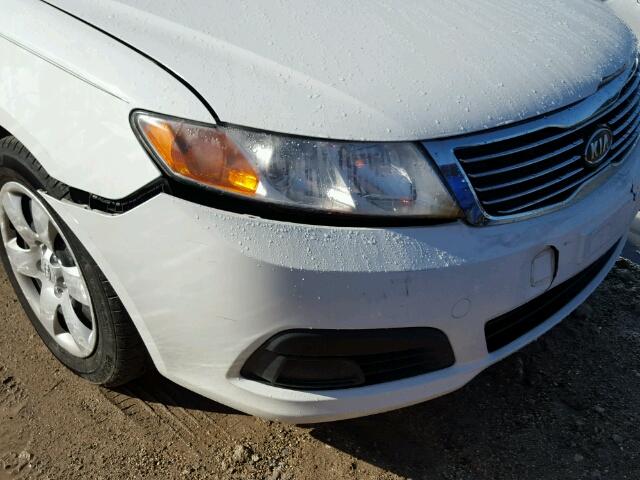 KNAGE228295312431 - 2009 KIA OPTIMA WHITE photo 9