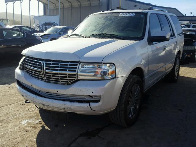 5LMJJ2H57AEJ05919 - 2010 LINCOLN NAVIGATOR WHITE photo 2