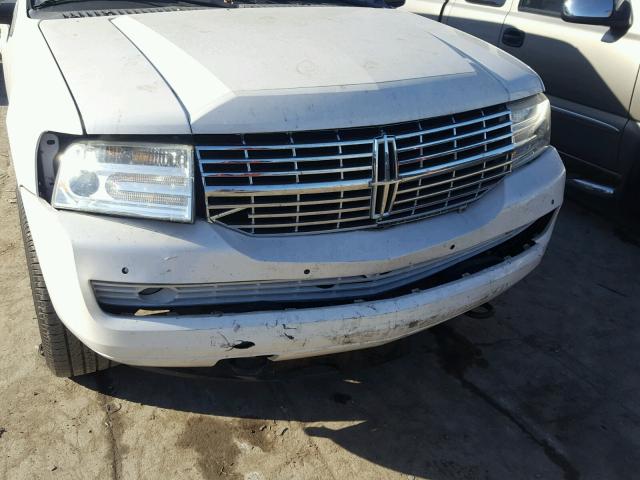 5LMJJ2H57AEJ05919 - 2010 LINCOLN NAVIGATOR 白色 照片 9