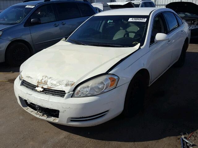 2G1WT55K689220438 - 2008 CHEVROLET IMPALA LT WHITE photo 2