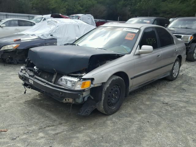 1HGCD5530VA109966 - 1997 HONDA ACCORD LX GRAY photo 2