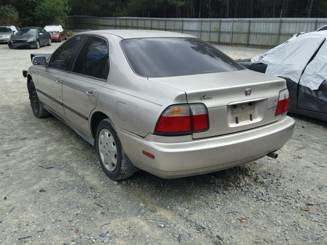 1HGCD5530VA109966 - 1997 HONDA ACCORD LX GRAY photo 3