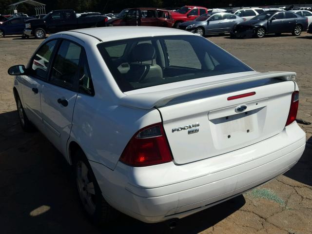 1FAHP34N57W230667 - 2007 FORD FOCUS WHITE photo 3