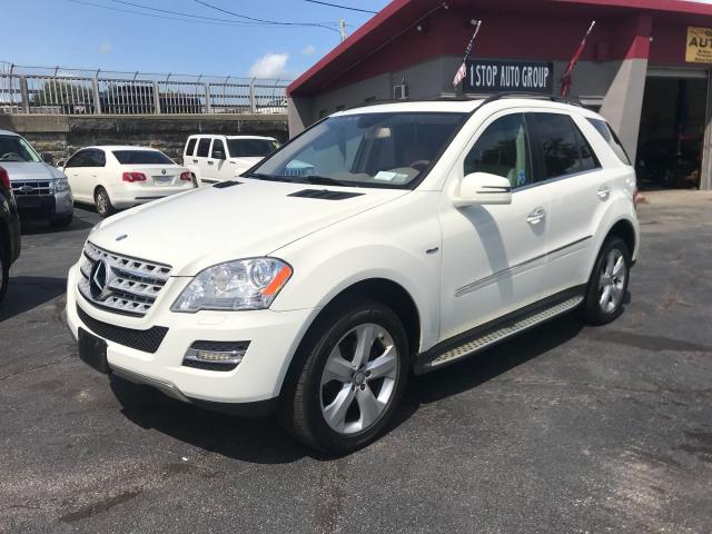 4JGBB2FB9BA646699 - 2011 MERCEDES-BENZ ML 350 BLU WHITE photo 2