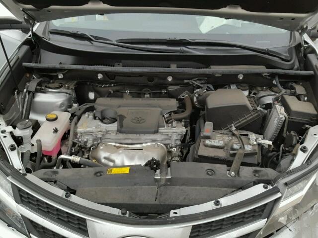 2T3WFREV4FW168388 - 2015 TOYOTA RAV4 XLE SILVER photo 7