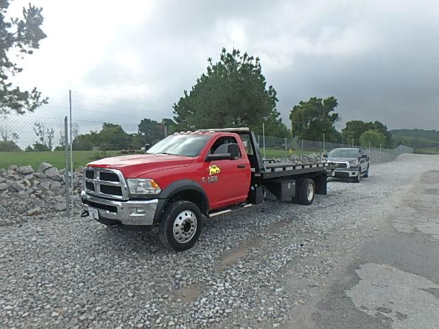 3C7WRMDL4EG115136 - 2014 RAM 5500 RED photo 1