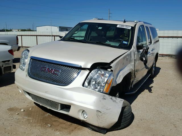 1GKS1MEF6DR255297 - 2013 GMC YUKON XL D WHITE photo 2