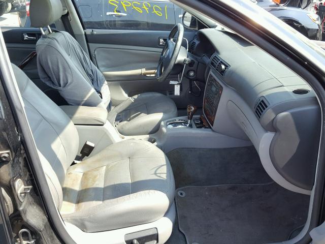 WVWRU63B65P057913 - 2005 VOLKSWAGEN PASSAT GLX 黑色 照片 5