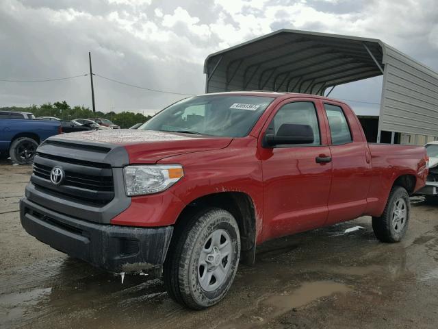 5TFRM5F19HX117765 - 2017 TOYOTA TUNDRA RED photo 2