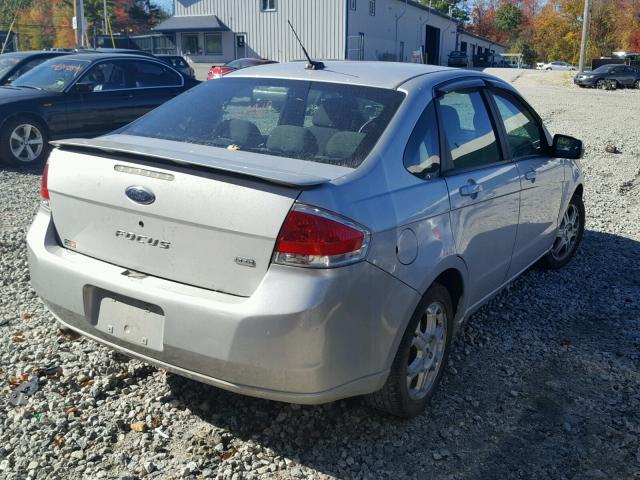 1FAHP36N59W177162 - 2009 FORD FOCUS SILVER photo 4