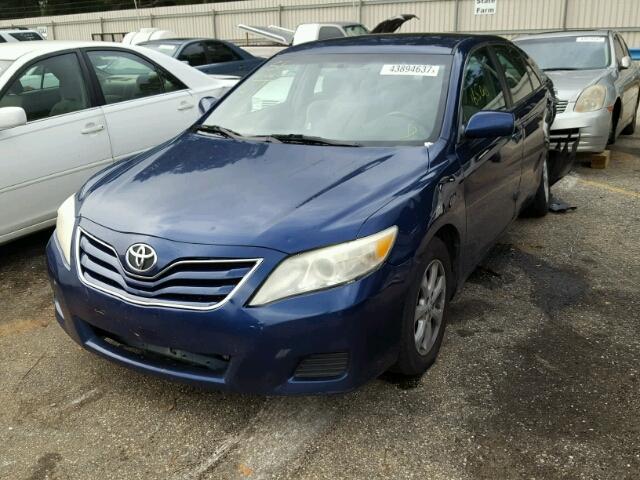 4T1BF3EKXBU581808 - 2011 TOYOTA CAMRY BASE BLUE photo 2