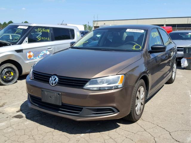 3VW2K7AJ1BM068792 - 2011 VOLKSWAGEN JETTA BASE 棕色 照片 2