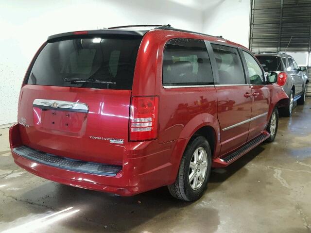 2A8HR54119R617119 - 2009 CHRYSLER TOWN & COU RED photo 4