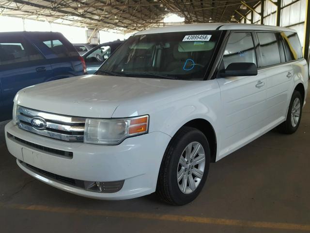 2FMGK5BC4BBD24319 - 2011 FORD FLEX SE WHITE photo 2