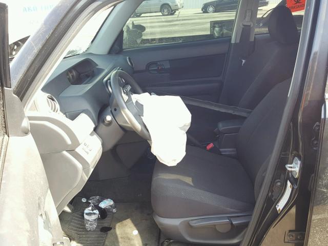 JTLKE50E381024810 - 2008 TOYOTA SCION XB Schwarz Foto 5