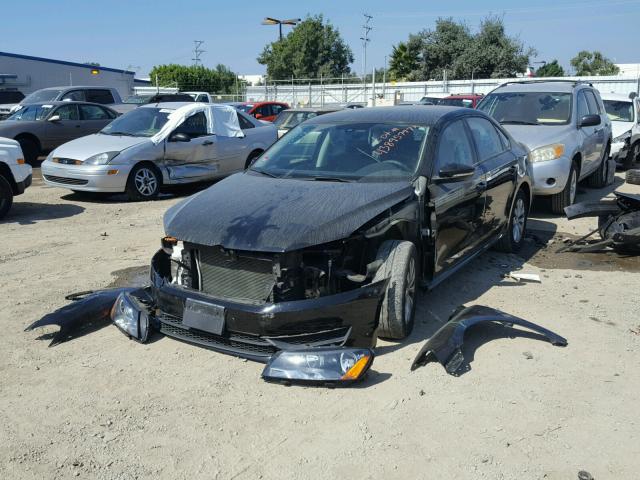 1VWAP7A30CC082006 - 2012 VOLKSWAGEN PASSAT S أسود صورة 2