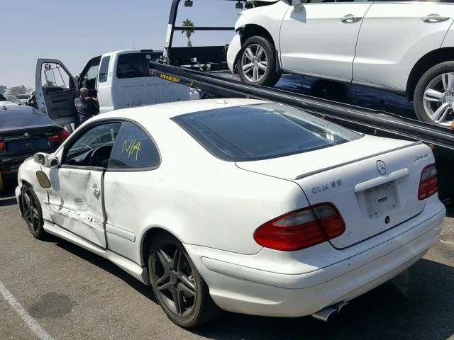 WDBLJ74G42T108566 - 2002 MERCEDES-BENZ CLK 55 AMG WHITE photo 3