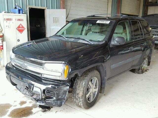 1GNDT13S852247880 - 2005 CHEVROLET TRAILBLAZE BLACK photo 2