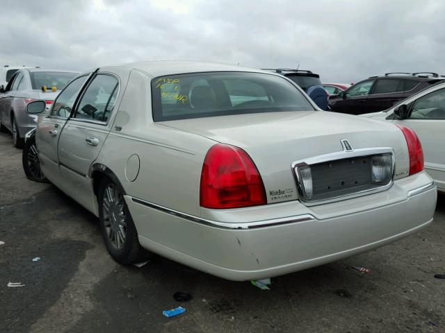 1LNHM82W96Y646523 - 2006 LINCOLN TOWN CAR WHITE photo 3