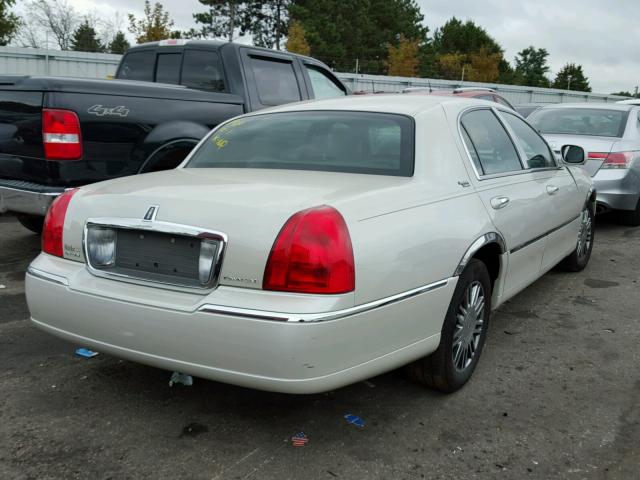 1LNHM82W96Y646523 - 2006 LINCOLN TOWN CAR WHITE photo 4