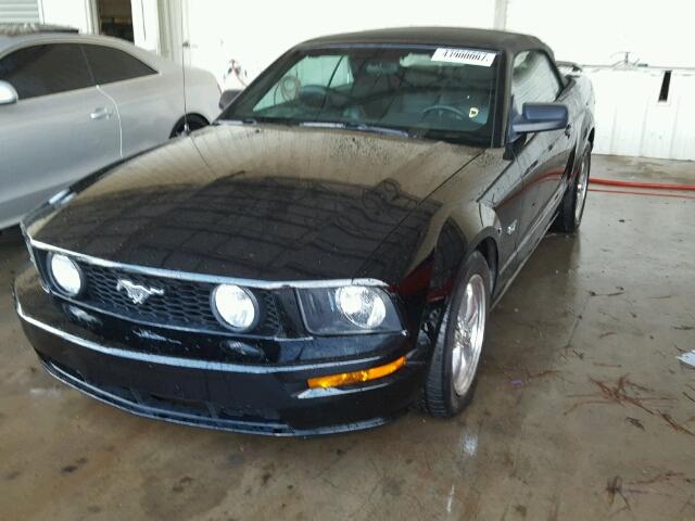 1ZVHT85H055171569 - 2005 FORD MUSTANG BLACK photo 2