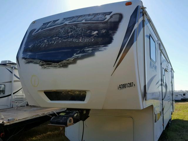 4YDF34923CE780738 - 2012 KEYSTONE ALPINE WHITE photo 2