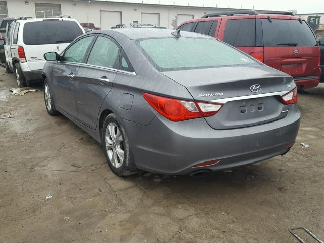 5NPEC4AB5BH289743 - 2011 HYUNDAI SONATA GRAY photo 3