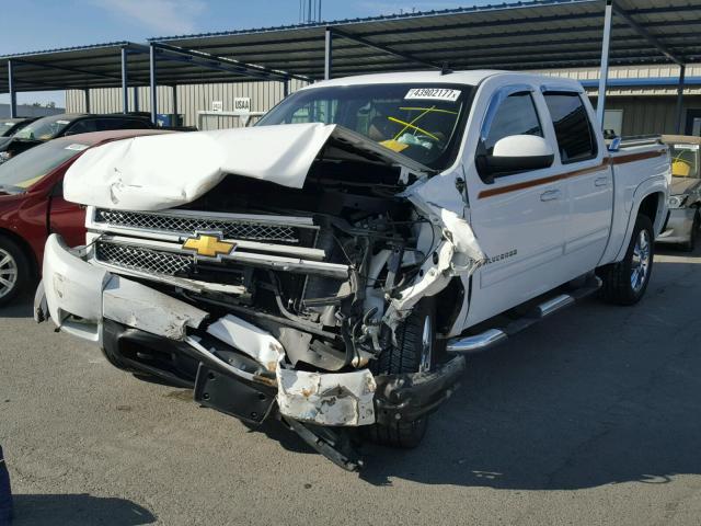 3GCPKTE77DG201461 - 2013 CHEVROLET SILVERADO WHITE photo 2