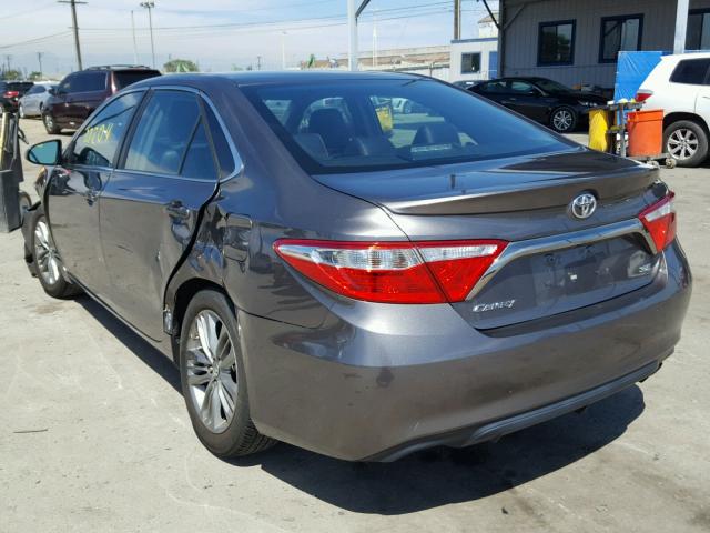 4T1BF1FK1FU950323 - 2015 TOYOTA CAMRY LE GRAY photo 3