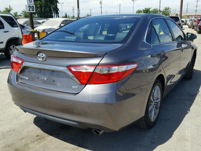 4T1BF1FK1FU950323 - 2015 TOYOTA CAMRY LE GRAY photo 4