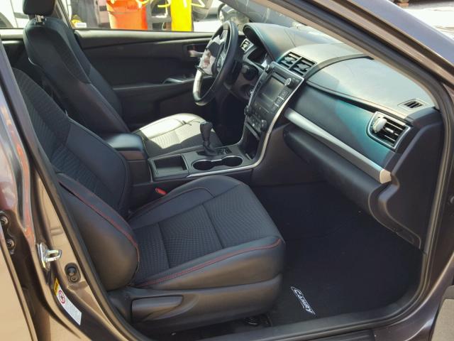 4T1BF1FK1FU950323 - 2015 TOYOTA CAMRY LE GRAY photo 5