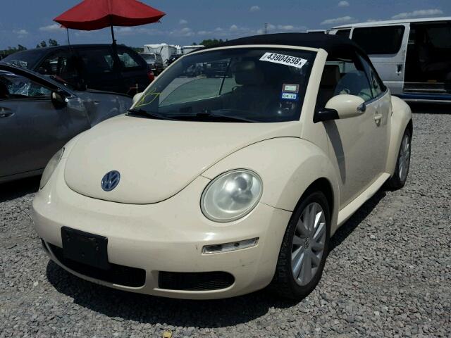 3VWRF31Y78M408111 - 2008 VOLKSWAGEN NEW BEETLE TAN photo 2