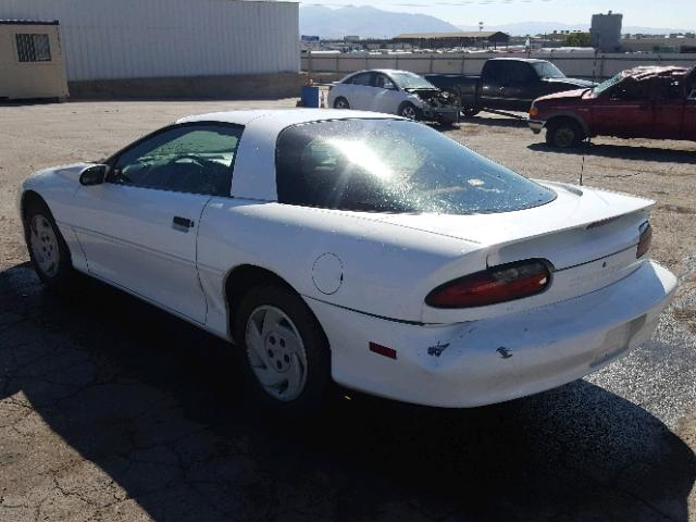 2G1FP22K7T2126710 - 1996 CHEVROLET CAMARO BAS WHITE photo 3