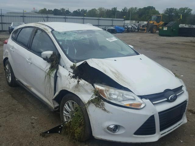 1FAHP3K25CL315366 - 2012 FORD FOCUS SE WHITE photo 9