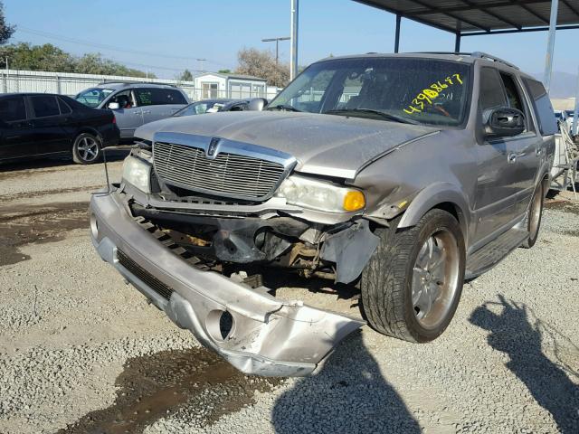 5LMEU27R72LJ14968 - 2002 LINCOLN NAVIGATOR SILVER photo 2