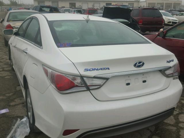 KMHEC4A4XDA077640 - 2013 HYUNDAI SONATA WHITE photo 3