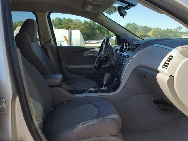 1GNKRFED4CJ314625 - 2012 CHEVROLET TRAVERSE L SILVER photo 5