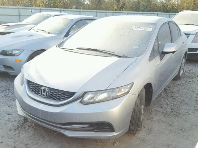 19XFB2F59DE065168 - 2013 HONDA CIVIC LX Argent photo 2