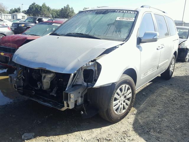 KNDMG4C72C6432541 - 2012 KIA SEDONA LX SILVER photo 2