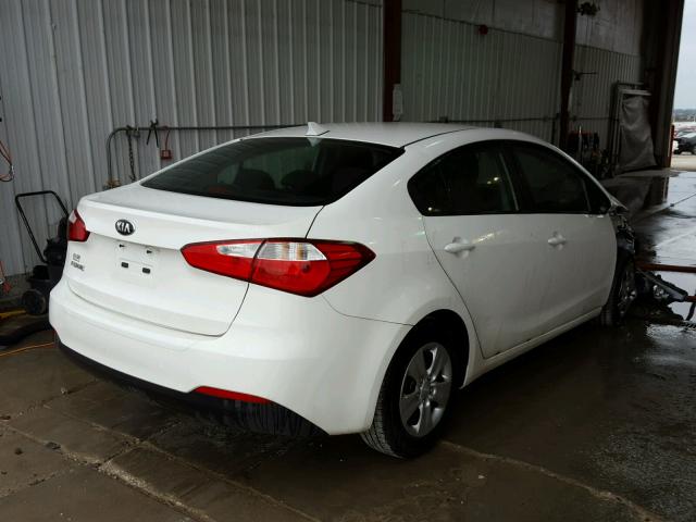 KNAFK4A60G5615737 - 2016 KIA FORTE LX WHITE photo 4