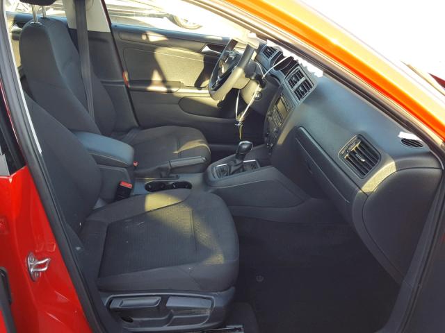 3VW2K7AJ0FM338830 - 2015 VOLKSWAGEN JETTA BASE 红色 照片 5