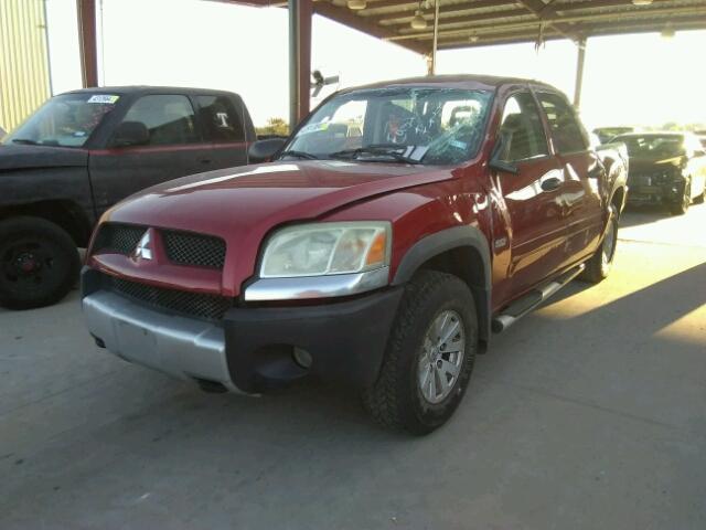 1Z7HC38K96S567794 - 2006 MITSUBISHI RAIDER DUR RED photo 2