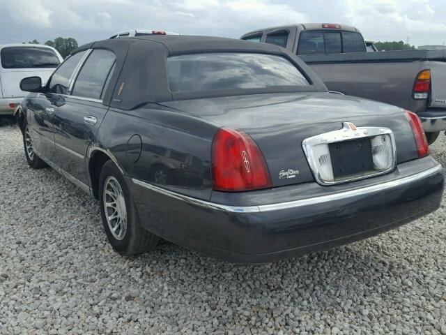 1LNHM82W12Y655484 - 2002 LINCOLN TOWN CAR GRAY photo 3