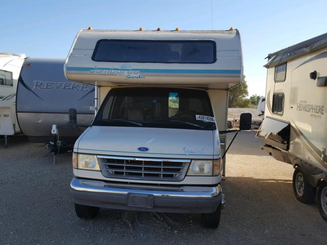 1FDKE30G1NHB08236 - 1992 FORD E350 RV WHITE photo 9