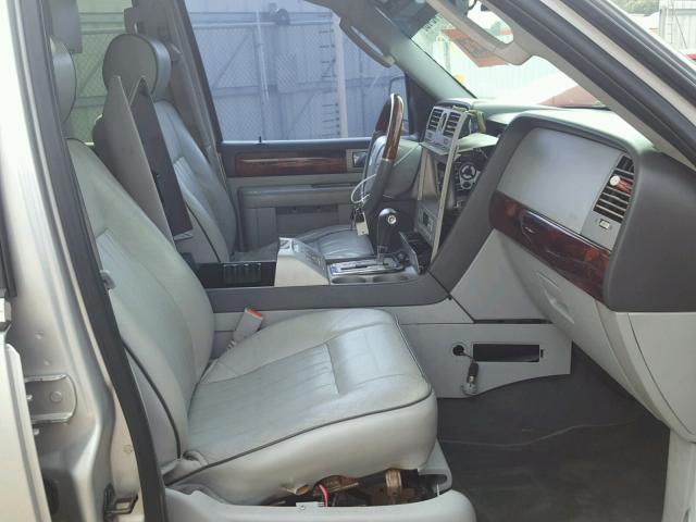 5LMFU27526LJ22192 - 2006 LINCOLN NAVIGATOR SILVER photo 5