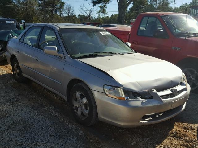 1HGCG6678XA079293 - 1999 HONDA ACCORD SILVER photo 1